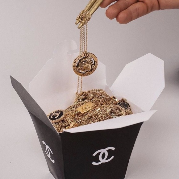 Meet your Posher, Sarah - Picture 1 of 2